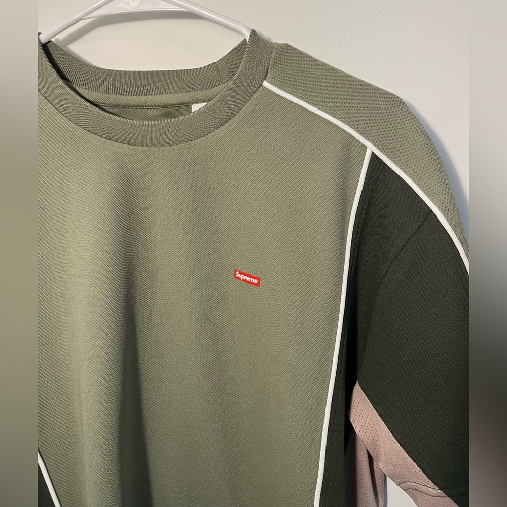 Supreme T shirt.